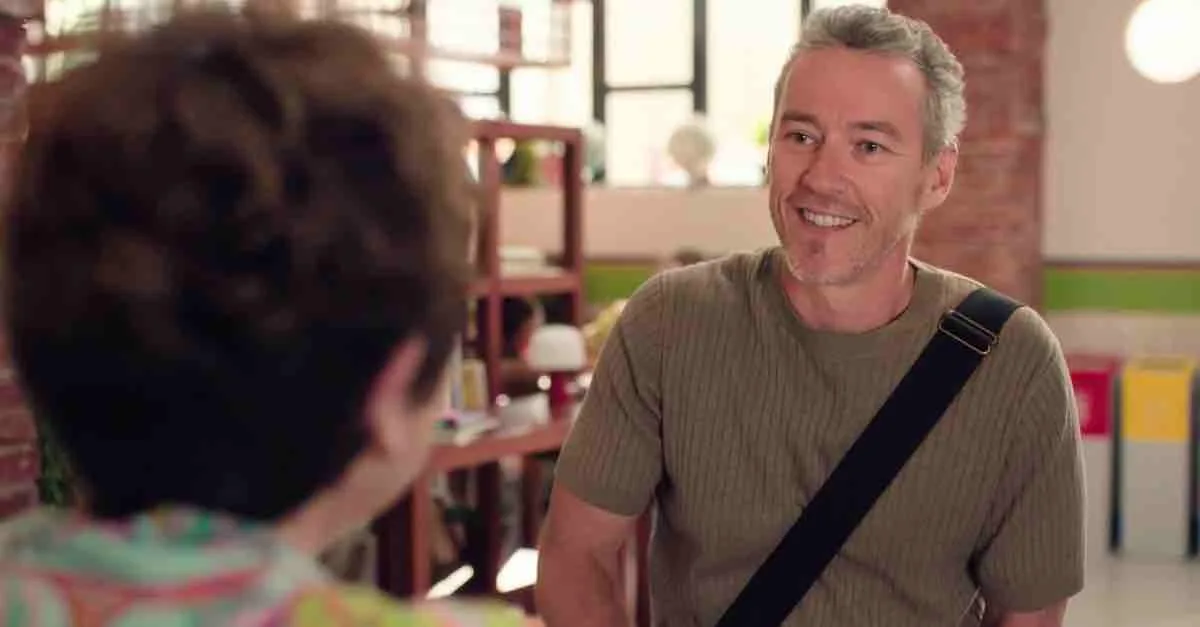 Plus Belle La Vie spoiler : Louis débarque à la résidence ! (VIDÉO épisode du 10 octobre)