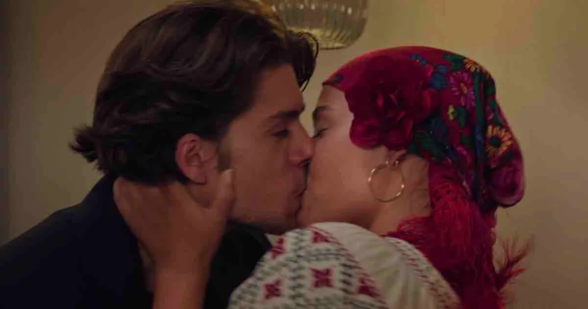 Plus Belle La Vie spoiler : Nisma et Vadim, le bisou ! (VIDÉO épisode du 1er novembre)