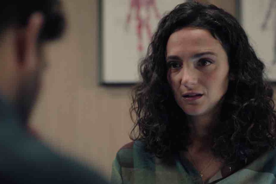 Plus belle la vie en avance du 12 décembre : Emma est enceinte (résumé et vidéo épisode 233 en avance)