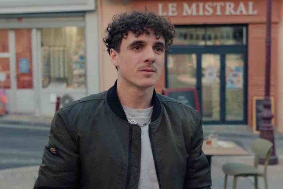 Plus belle la vie en avance du 21 février : le départ de Kilian sans au revoir, Jean-Paul menacé (résumé et vidéo épisode 274 en avance)