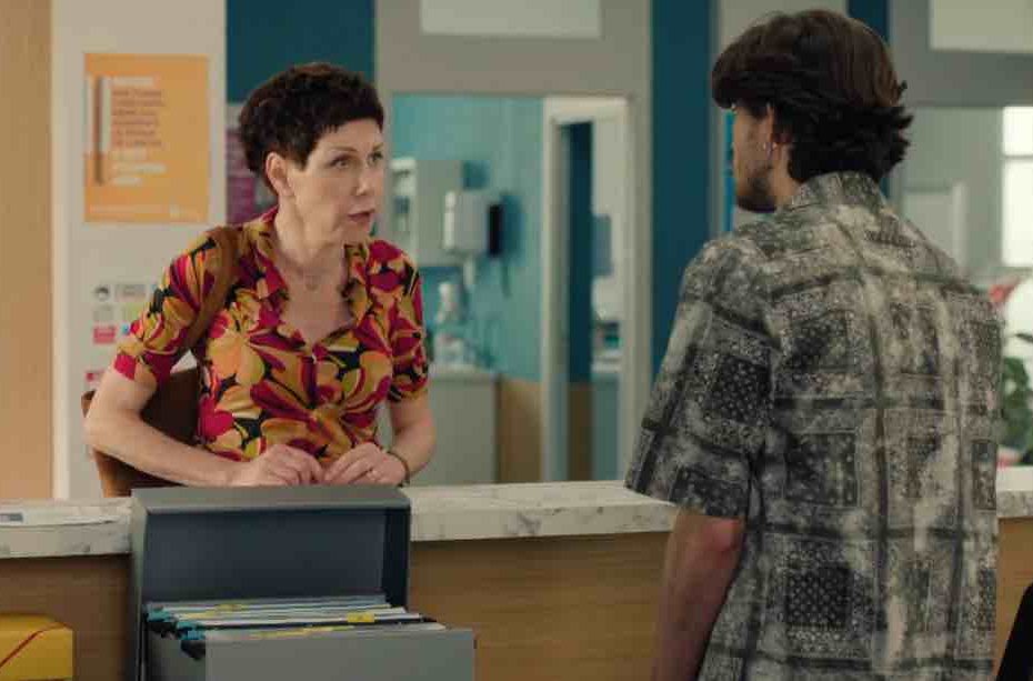Plus belle la vie en avance du 28 juillet : Babeth surprend Vadim qui... (résumé et vidéo épisode 385 en avance)