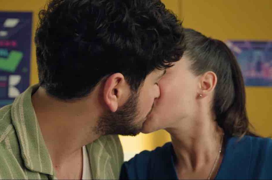 Plus belle la vie en avance du 17 juillet : Morgane et Steve s'embrassent ! (résumé et vidéo épisode 377 en avance)