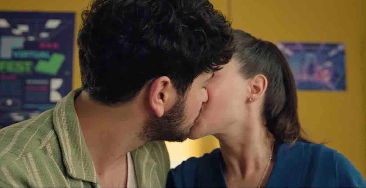 Plus belle la vie en avance du 17 juillet : Morgane et Steve s'embrassent ! (résumé et vidéo épisode 377 en avance)