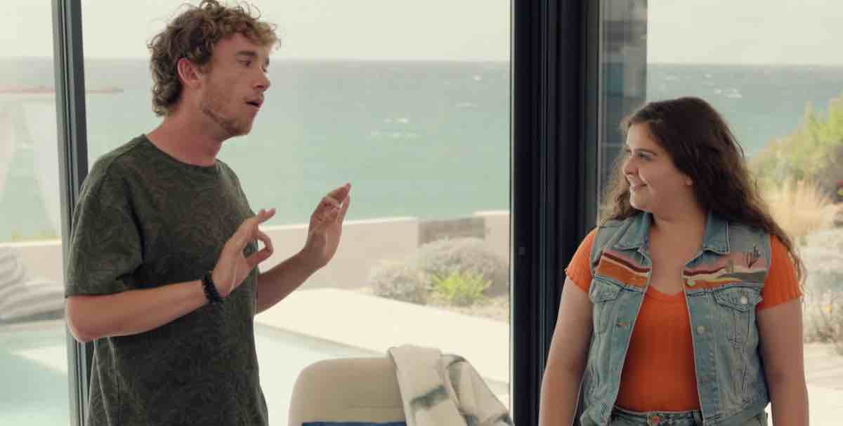 Plus belle la vie en avance du 26 septembre : Ophélie complice de Chris et Hugo (résumé et vidéo épisode 429 en avance)