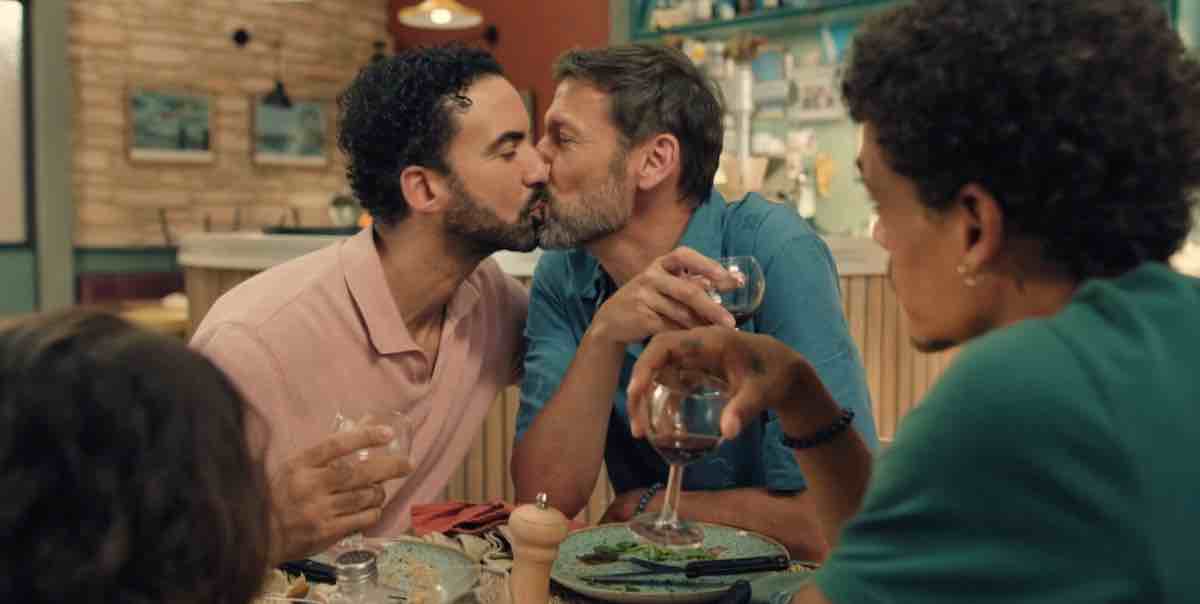 Plus belle la vie en avance du 22 septembre : Gabriel et Thomas, le bisou ! (résumé et vidéo épisode 425 en avance)