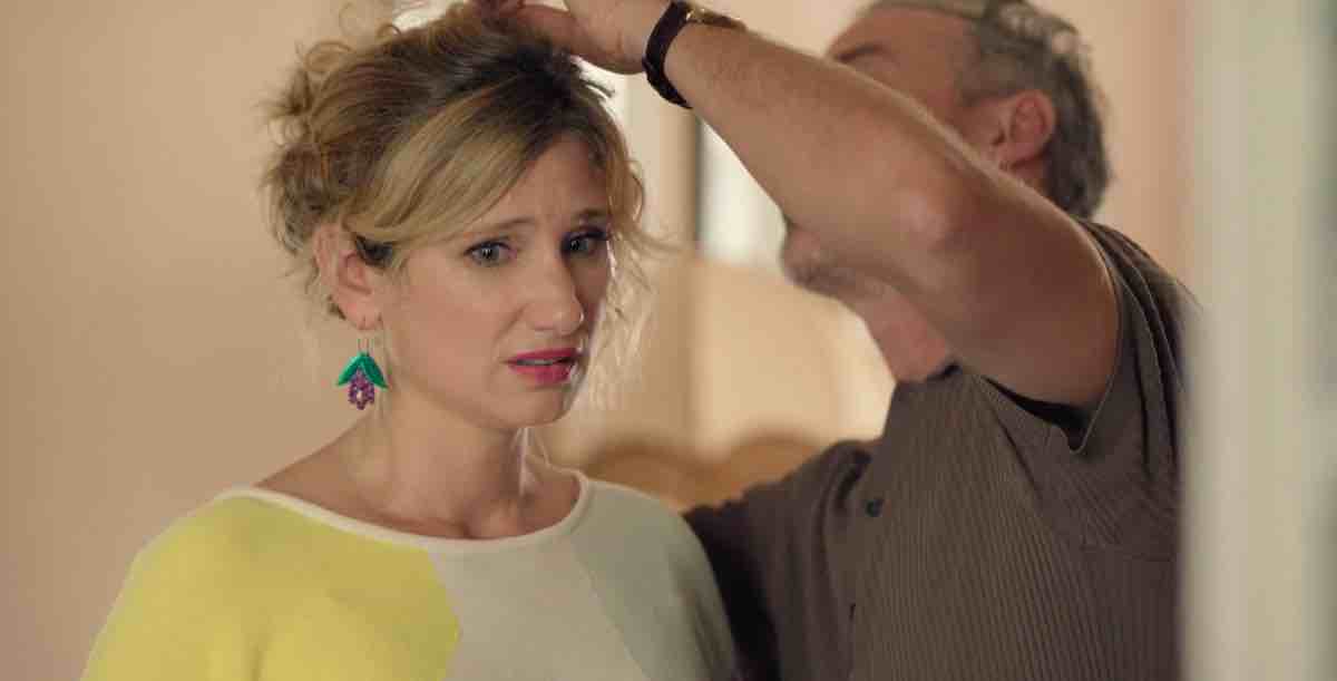 Plus Belle La Vie spoiler : Jennifer amoureuse de Louis ? (vidéo épisode du 20 octobre)
