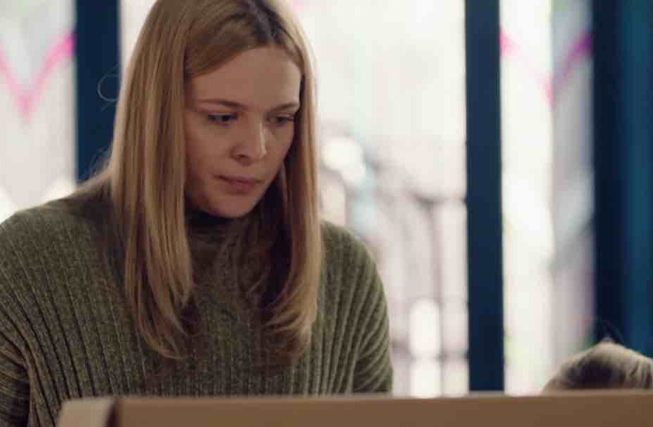 Plus Belle La Vie spoiler : Chloé sous le choc en découvrant... (vidéo épisode du 21 février)